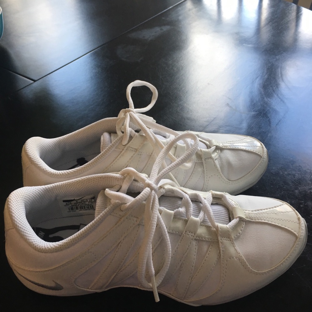 Nike cheerleading shoes